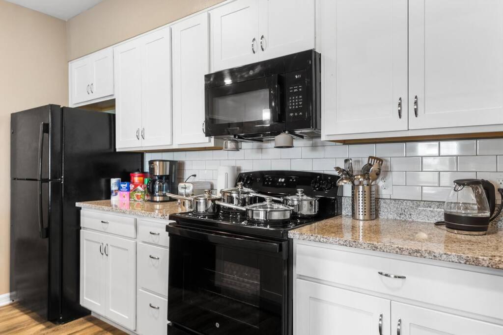 Elegant 2 Bedroom/2 Bath Condo With All Amenities Мельбурн Экстерьер фото