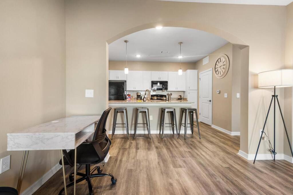 Elegant 2 Bedroom/2 Bath Condo With All Amenities Мельбурн Экстерьер фото